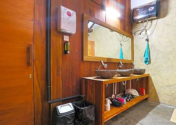 Draper Startup House For Entrepreneurs Hotel