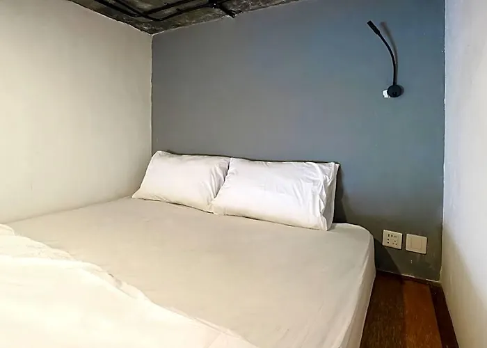 Draper Startup House For Entrepreneurs 2*